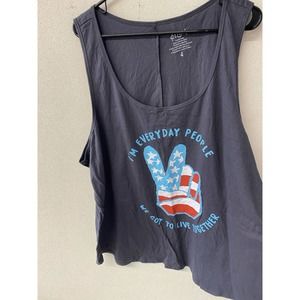 Lyrix Everyday People Patriotic Peace Sign Tank Size 4